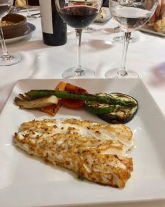 Restaurante Casa Gallega instalaciones y platos del restaurante